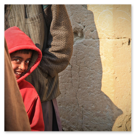 Kolorowy nadruk DTF na bluzie z bawełny