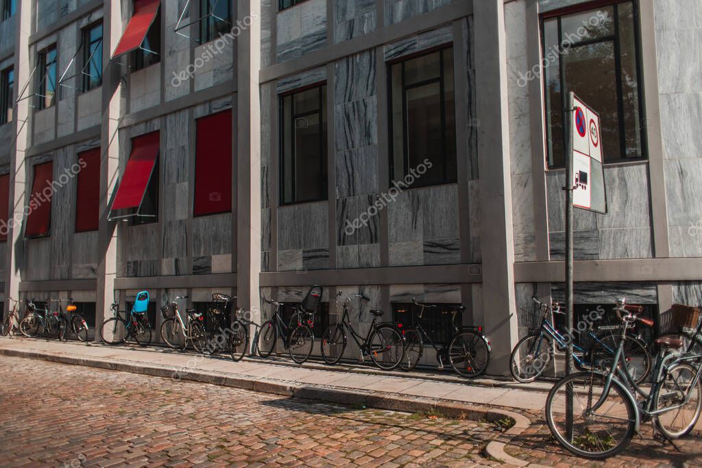 Tabliczki grawerowane opisowe